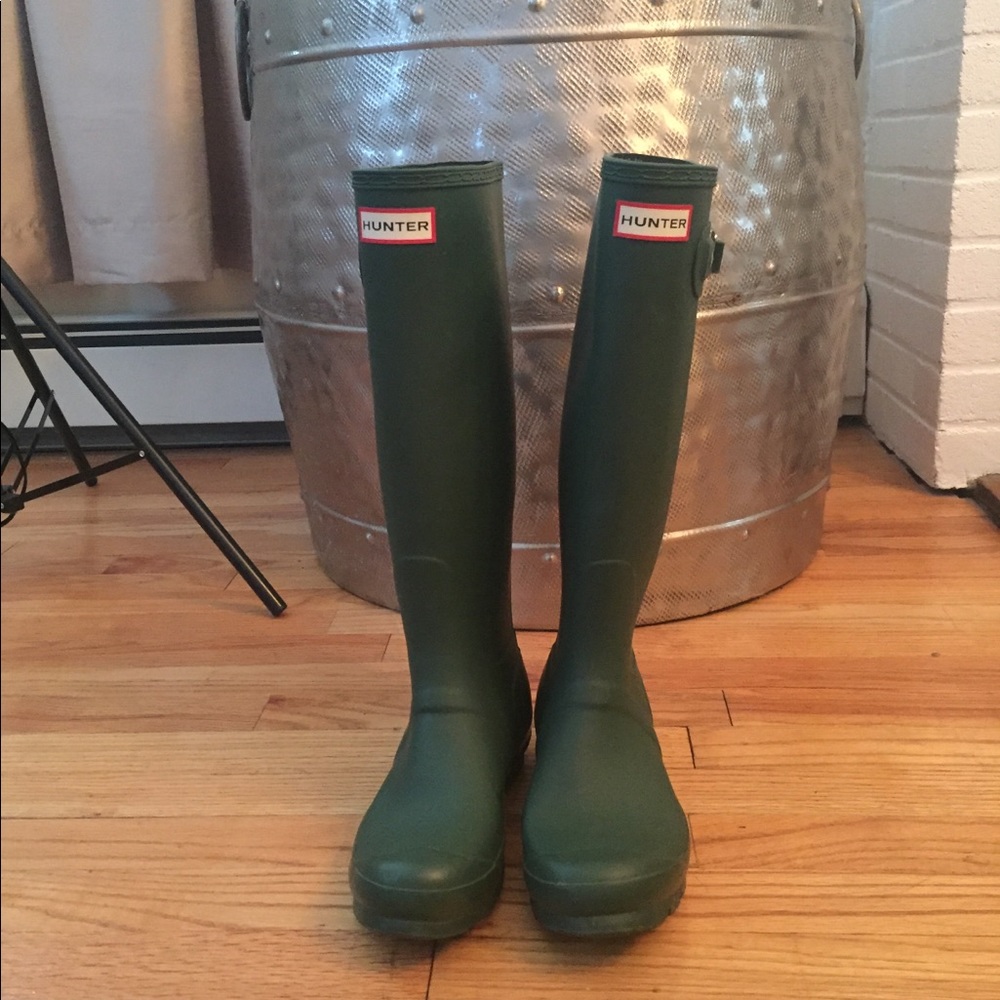 HUNTER Hunter green tall classic rain boots Size 7